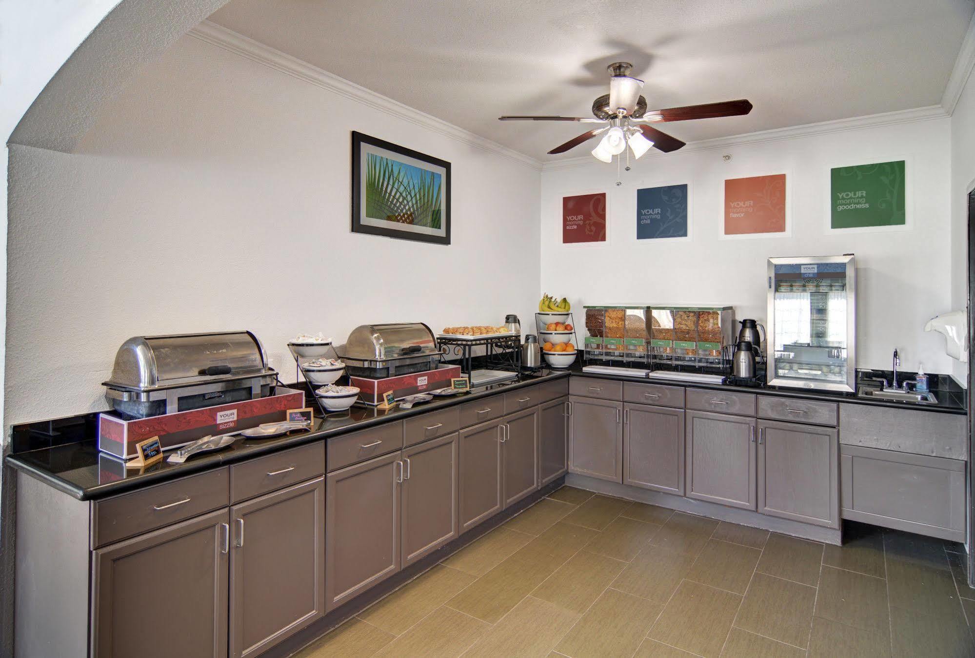 Spark By Hilton Galveston Bagian luar foto