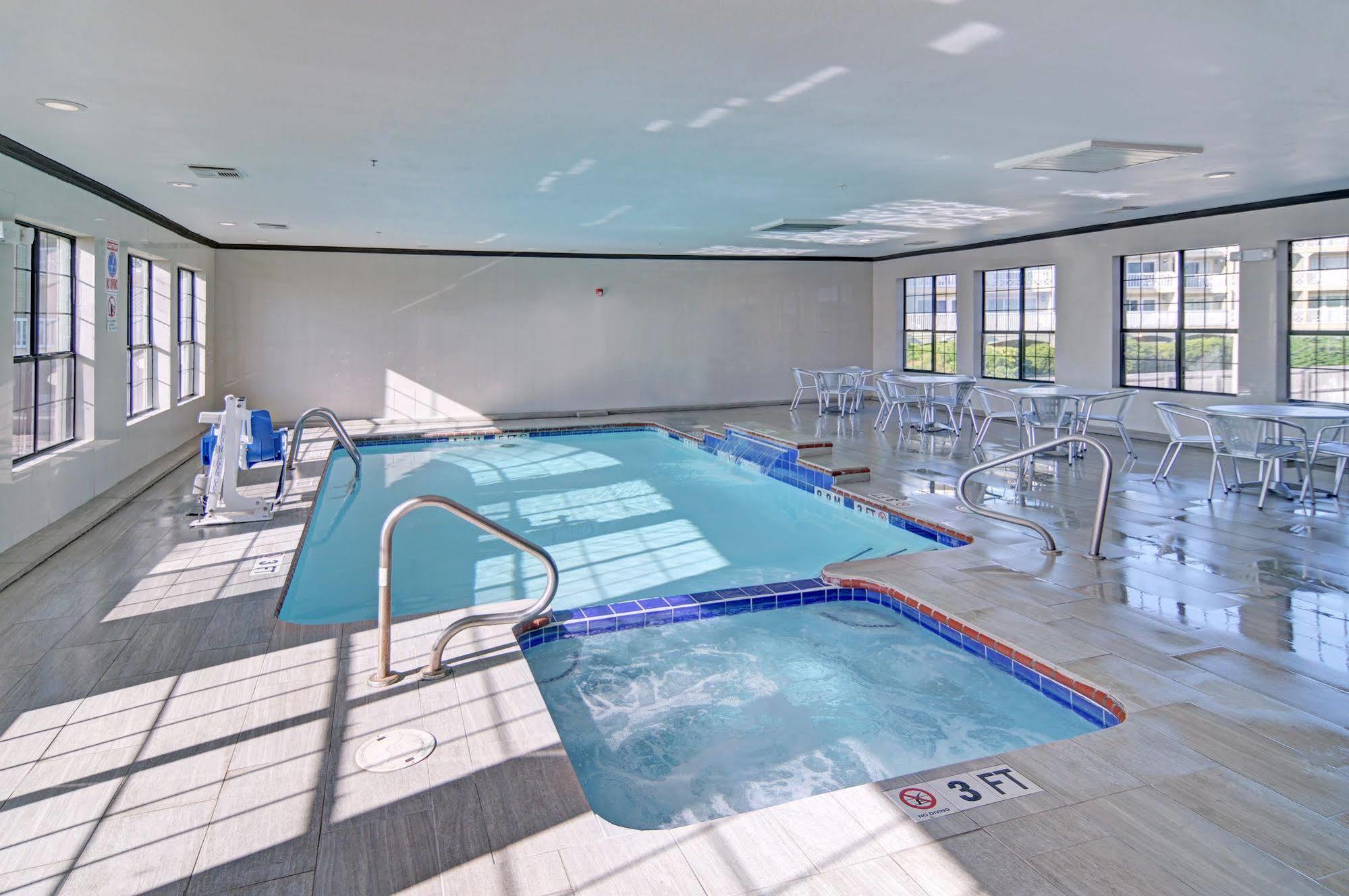 Spark By Hilton Galveston Bagian luar foto